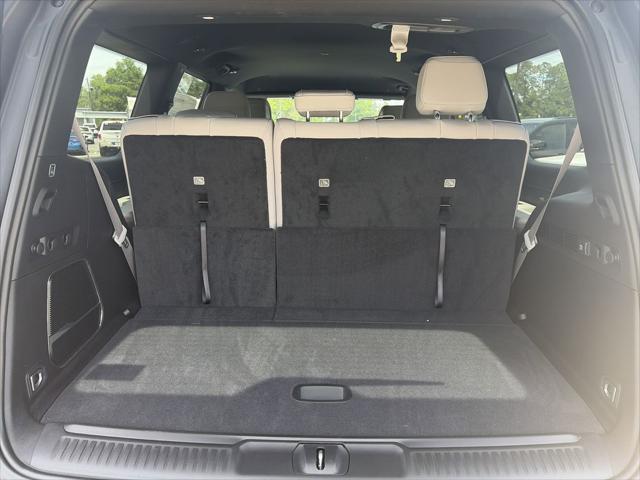 2026 Jeep Grand Wagoneer 4x2