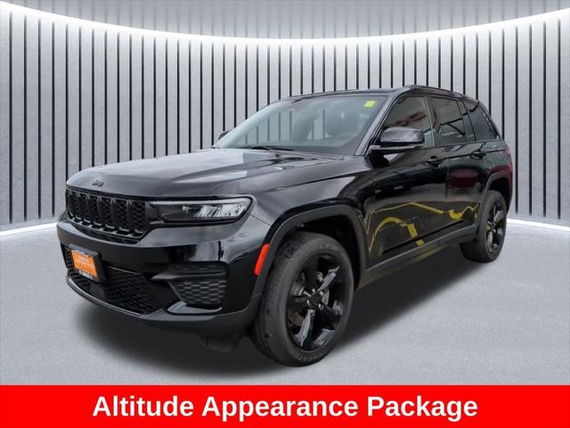 2023 Jeep Grand Cherokee Altitude 4x4 for sale in St Charles, IL