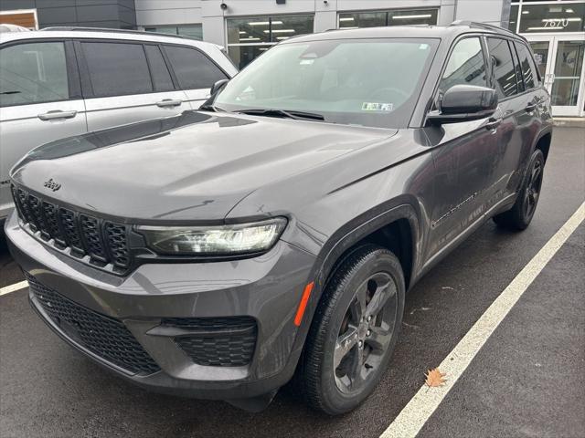 2023 Jeep Grand Cherokee Altitude 4x4 2023 Jeep Grand Cherokee Altitude 4x4