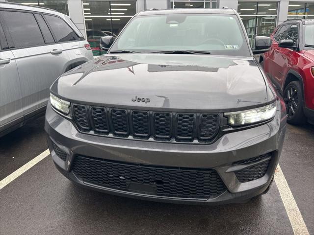 2023 Jeep Grand Cherokee Altitude 4x4 2023 Jeep Grand Cherokee Altitude 4x4