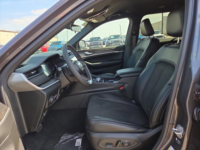 2026 Jeep Grand Cherokee Altitude 4x2