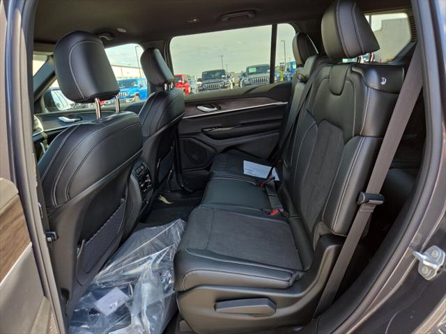 2026 Jeep Grand Cherokee Altitude 4x2