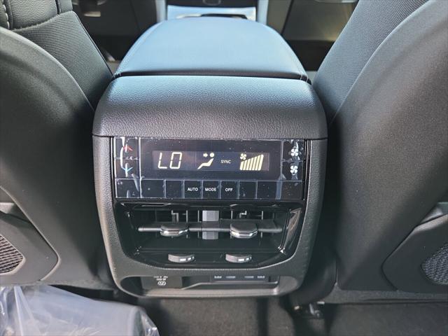 2026 Jeep Grand Cherokee Altitude 4x2