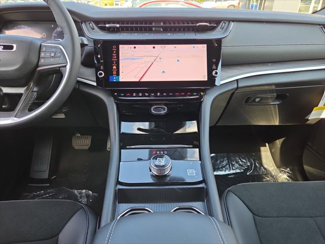 2026 Jeep Grand Cherokee Altitude 4x2