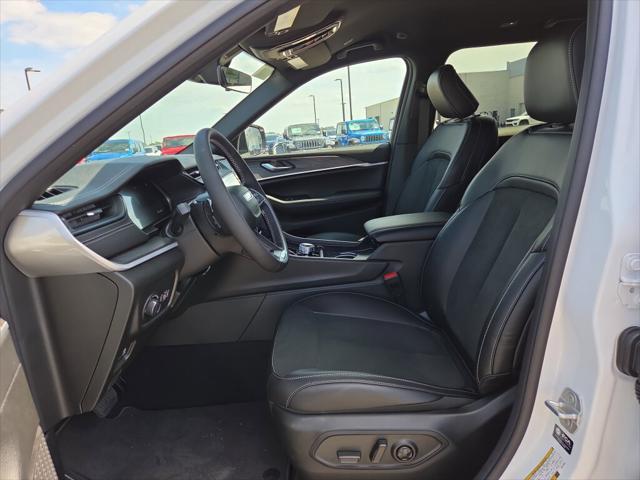 2026 Jeep Grand Cherokee Altitude 4x2