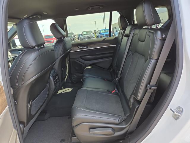 2026 Jeep Grand Cherokee Altitude 4x2