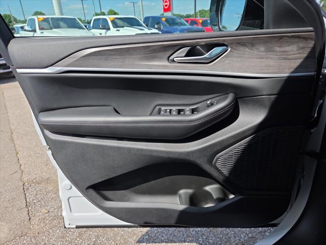 2026 Jeep Grand Cherokee Altitude 4x2