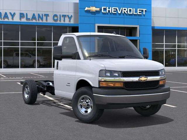 2025 Chevrolet Express Cutaway Work Van