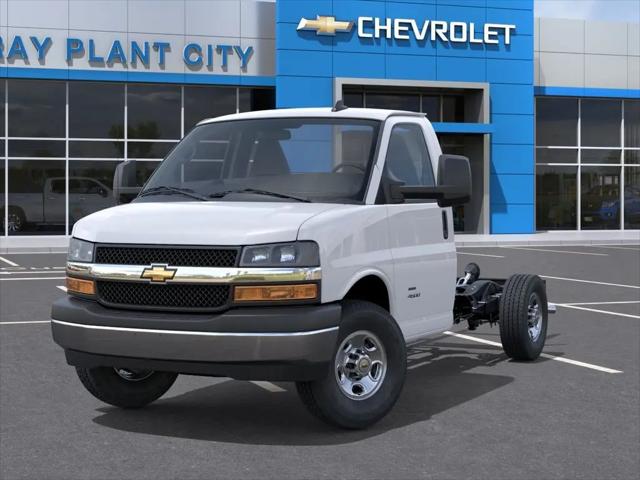 2025 Chevrolet Express Cutaway Work Van