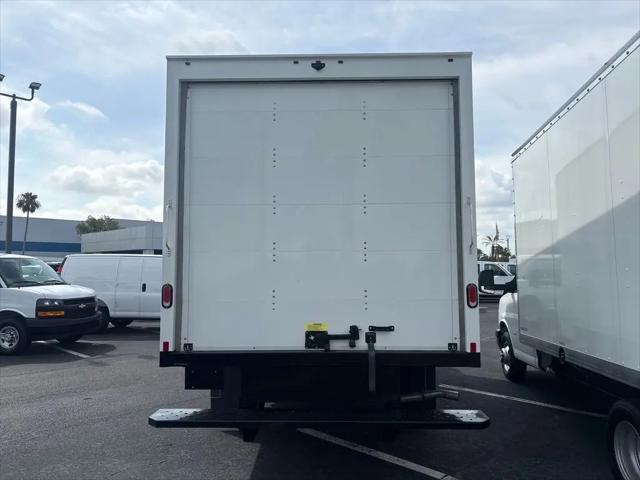 2025 Chevrolet Express Cutaway 4500 Van