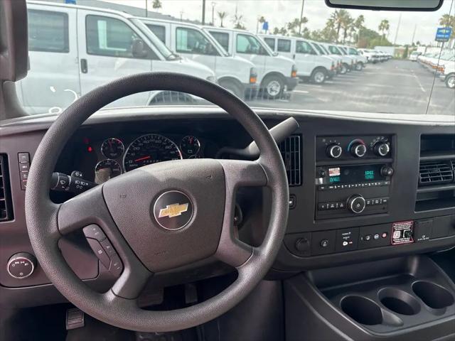 2025 Chevrolet Express Cutaway 4500 Van