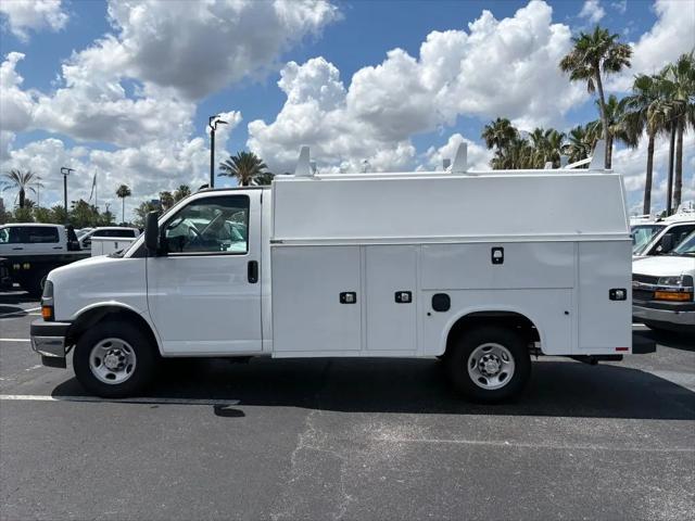 2025 Chevrolet Express Cutaway Work Van