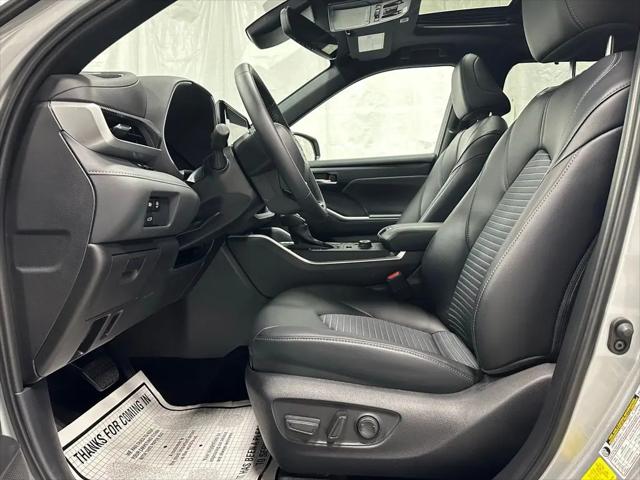 2025 Toyota Highlander XSE