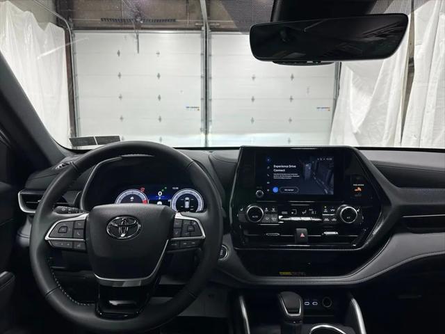 2025 Toyota Highlander XSE