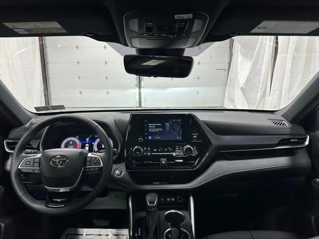 2025 Toyota Highlander XSE