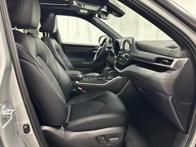 2025 Toyota Highlander XSE