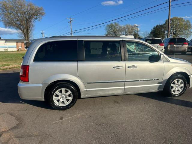 2012 Chrysler Town & Country Touring