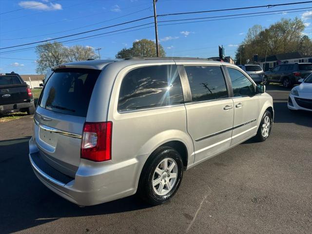 2012 Chrysler Town & Country Touring