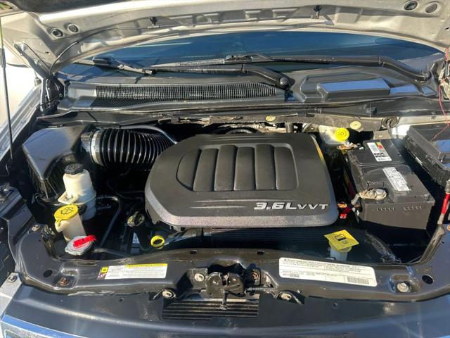 2012 Chrysler Town & Country Touring