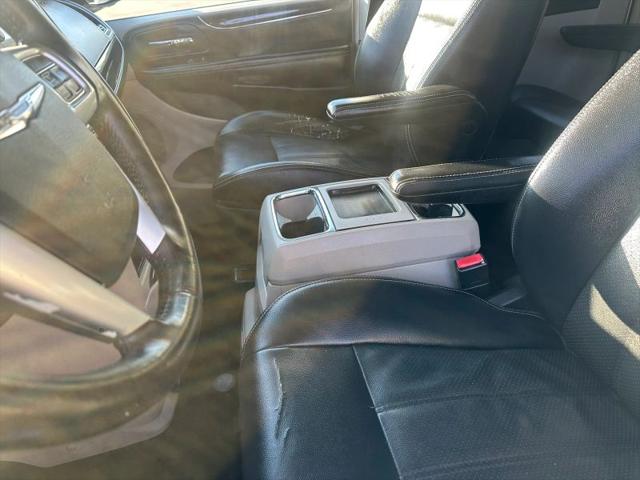 2012 Chrysler Town & Country Touring