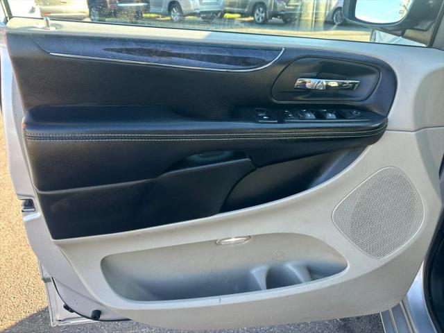 2012 Chrysler Town & Country Touring