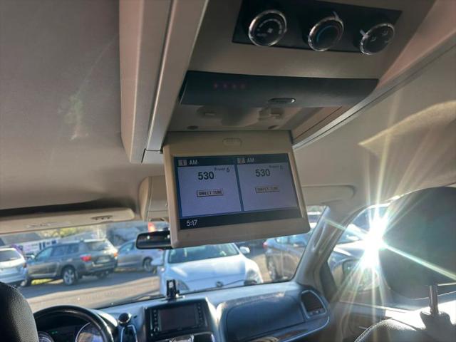 2012 Chrysler Town & Country Touring