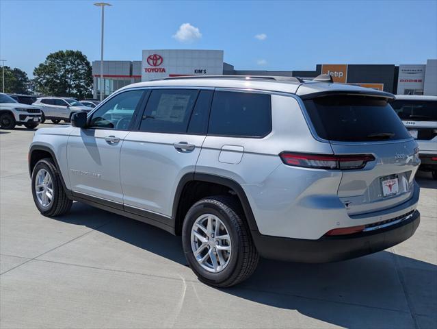 2026 Jeep Grand Cherokee Laredo 4x2