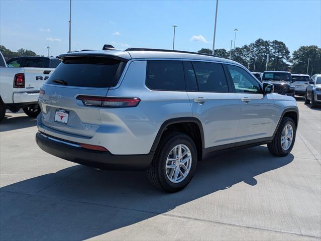2026 Jeep Grand Cherokee Laredo 4x2
