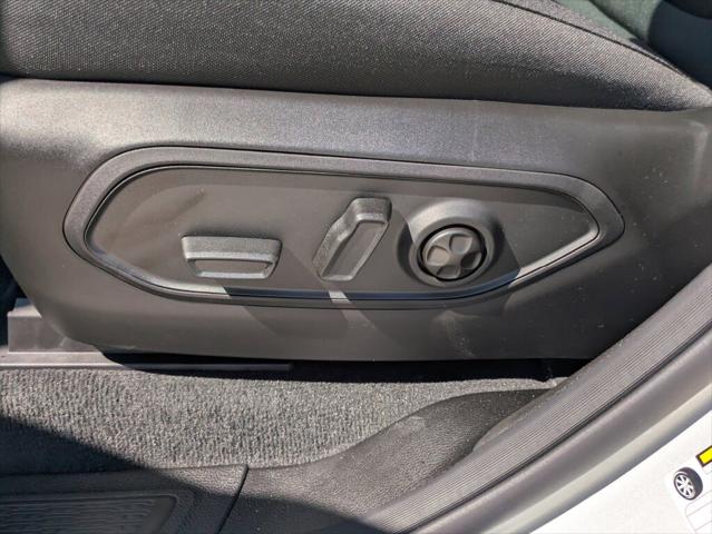 2026 Jeep Grand Cherokee Laredo 4x2