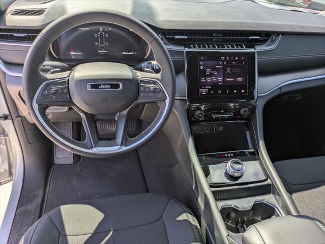 2026 Jeep Grand Cherokee Laredo 4x2