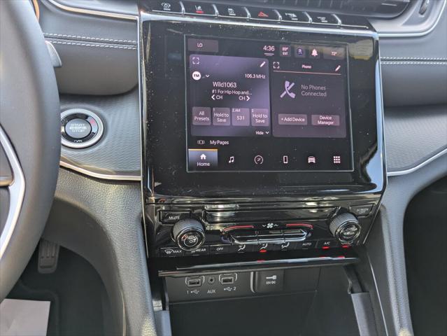 2026 Jeep Grand Cherokee Laredo 4x2