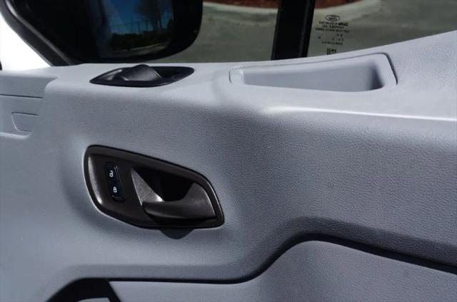 2018 Ford Transit w/60/40 Side Door w/LWB