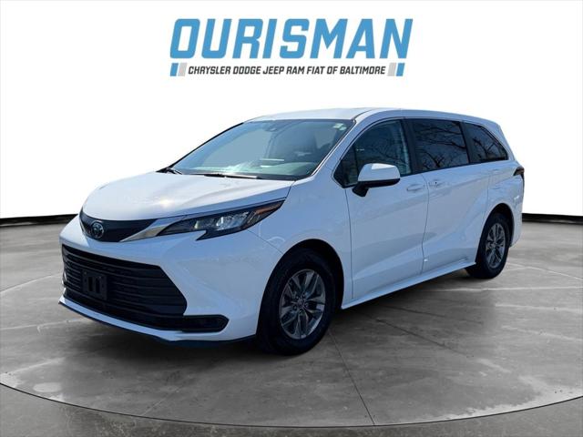 2024 Toyota Sienna LE 2024 Toyota Sienna LE