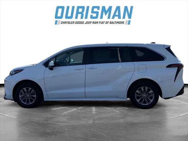 2024 Toyota Sienna LE 2024 Toyota Sienna LE