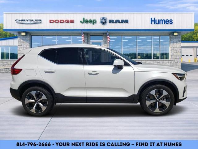 2024 Volvo XC40 B5 Plus Bright Theme