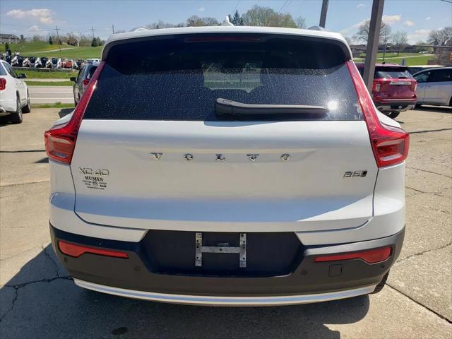 2024 Volvo XC40 B5 Plus Bright Theme