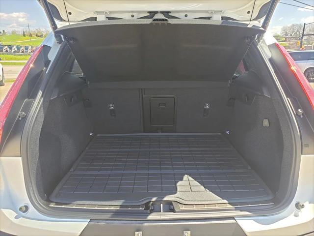 2024 Volvo XC40 B5 Plus Bright Theme