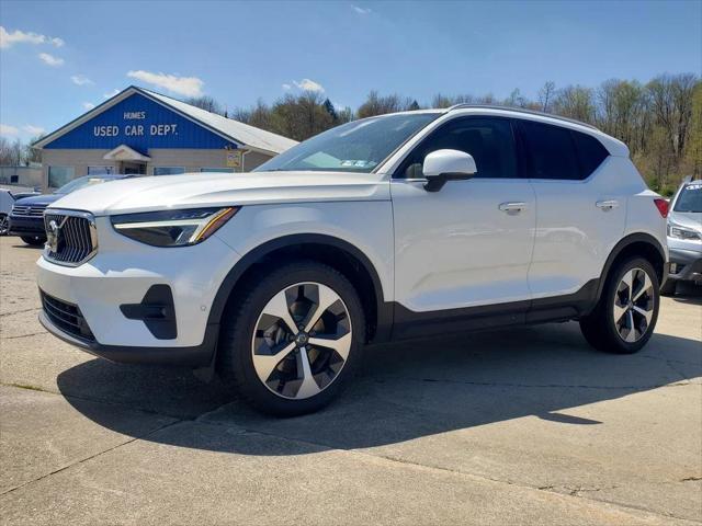 2024 Volvo XC40 B5 Plus Bright Theme