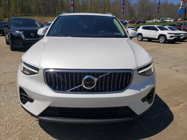 2024 Volvo XC40 B5 Plus Bright Theme