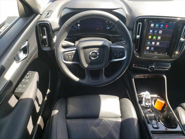 2024 Volvo XC40 B5 Plus Bright Theme