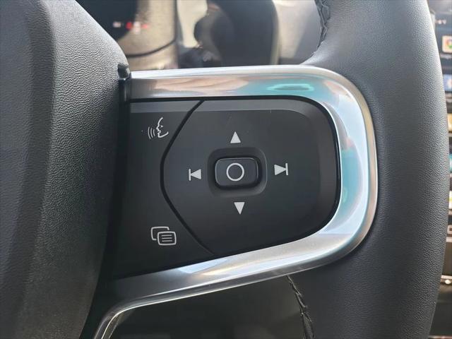 2024 Volvo XC40 B5 Plus Bright Theme