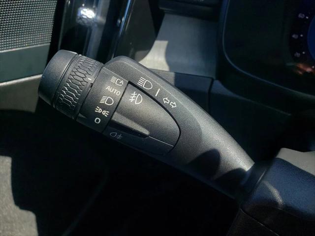 2024 Volvo XC40 B5 Plus Bright Theme
