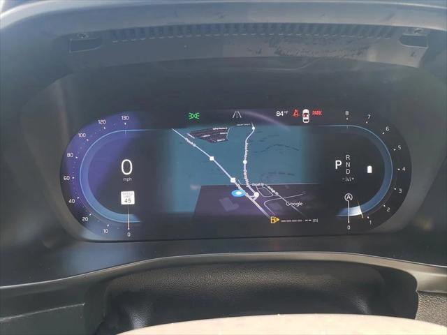2024 Volvo XC40 B5 Plus Bright Theme