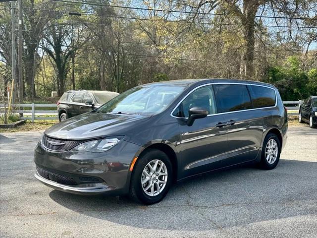 2022 Chrysler Voyager LX