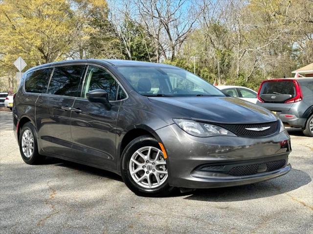 2022 Chrysler Voyager LX