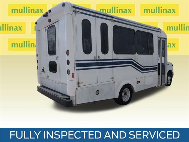 2015 Ford E-450 Cutaway Base