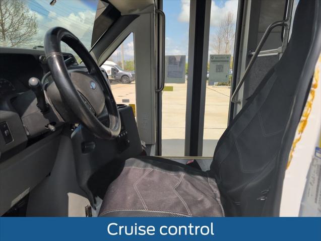 2015 Ford E-450 Cutaway Base