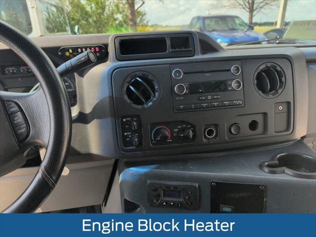 2015 Ford E-450 Cutaway Base