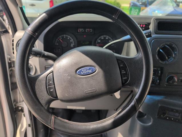 2015 Ford E-450 Cutaway Base