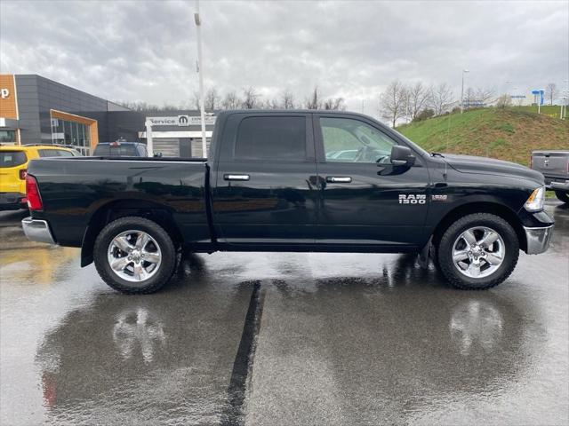 2017 RAM 1500 Big Horn Crew Cab 4x4 57 Box